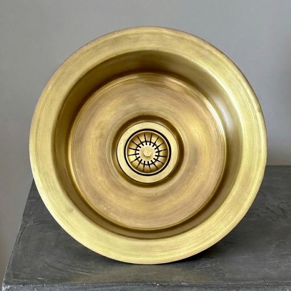 The Aureate Basin: Hand-Hammered Round Vessel in Living Unlacquered Brass